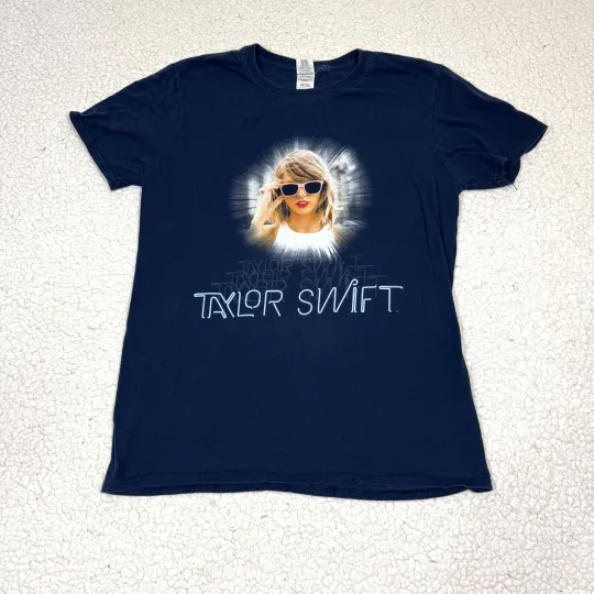 Discover Swift The 1989 World Tour Concert T Shirt