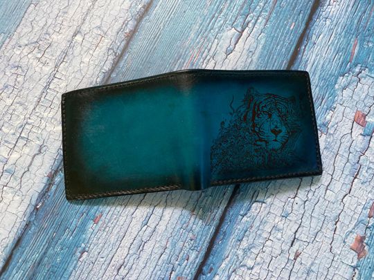 Discover Leather Wallet with Tiger Head Design, Cowhide Trifold/Bifold for Men