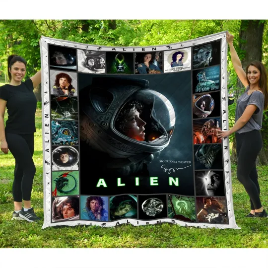 Discover Alien Movie Collage Quilts – Sci-Fi Horror Classic Cozy Quilt Blanket