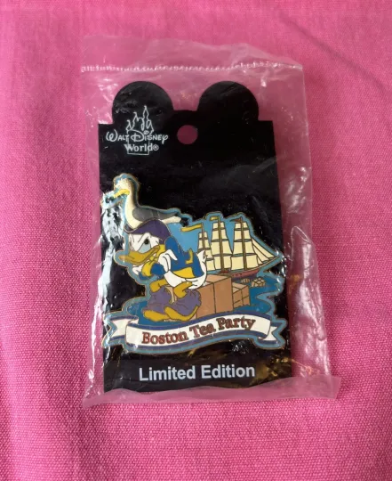 Discover Disney Pin Boston Tea Party  Donald Duck Mickey's Star Spangled Pin Event 12368