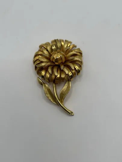 Discover Vintage Crown Trifari Brooch Chrysanthemum Flower Gold Tone Pin Floral Jewelry
