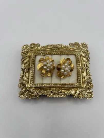 Discover Vntg Crown Trifari Gold Tone Ribbon Bow Faux Pearl Clip On Earrings Flower