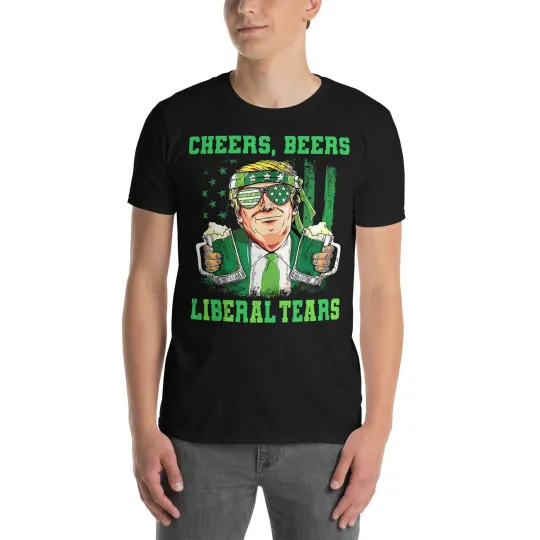 Discover Retro Cheers Beer Lucky Trump Beer Shamrock St Patrick's Day T-Shirt