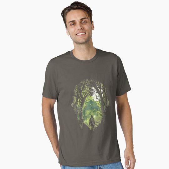Discover It's dangerous to go alone Essential T-Shirt