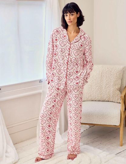 Discover Cupid Heart Pajama Set for Women, Valentine Sleepwear, Soft Loungewear, Romantic Heart Print PJs