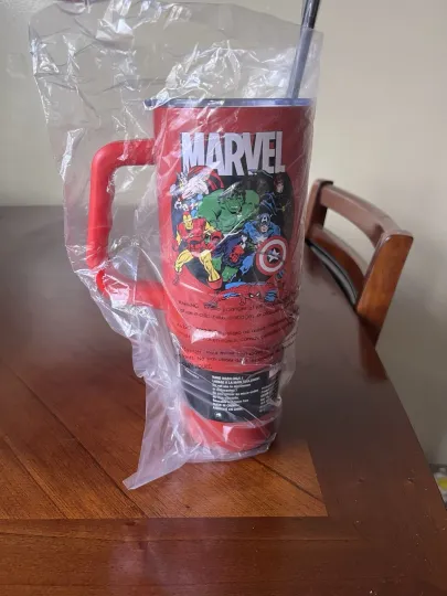 Marvel Avengers 40 Ounce Stainless Steel Tumbler with Handle and Straw