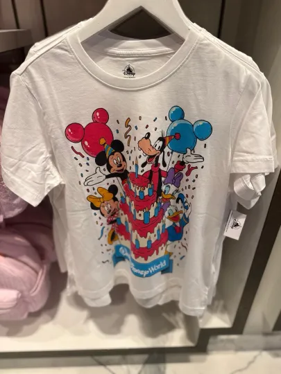 Discover Disney Parks 2026 WDW Retro Birthday T Shirt Adult Size Large  New