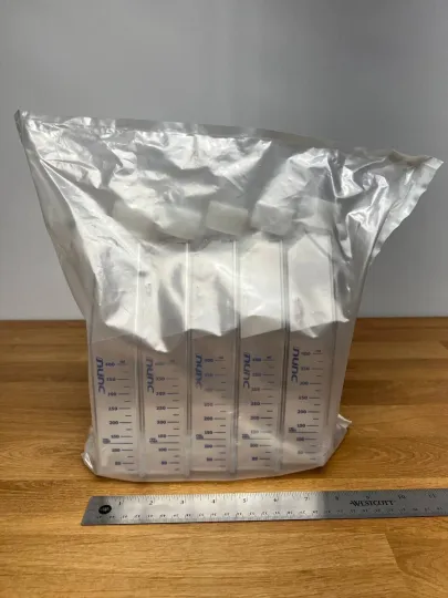 Discover Thermo Scientific Cell Culture Flusk Nunc EasYFlask 175cm² Disposable 5-Pack