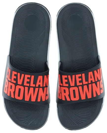 Discover FOCO Football Men's Cleveland Browns Cropped Logo Raised Slides