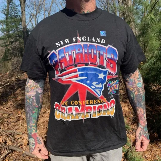 Discover New England Patriots football Retro style Unisex Classic T shirt