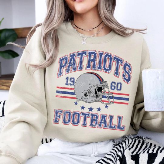 Discover Vintage Patriots Football  Sweatshirt T-Shirt,The Pats T-Shirt,Vintage New England Fan Gift Crewneck,Patriot Sweatshirt Fans Gift