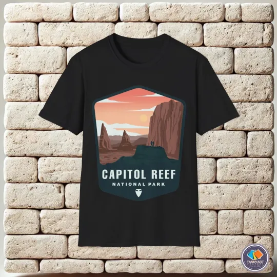 Discover Capitol Reef National Park Unisex T-Shirt