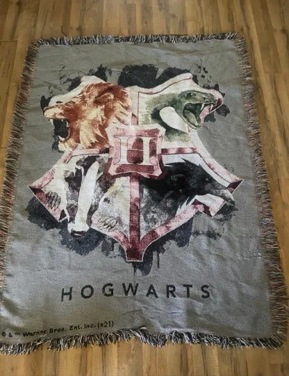 Harry Potter Hogwarts Crest Woven Tapestry Throw Blanket Afghan Wall Decor 59x42