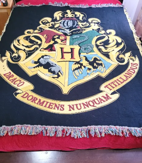 Wizarding World Harry Potter Hogwarts Crest Tapestry Woven Blanket Wizard 61x51”