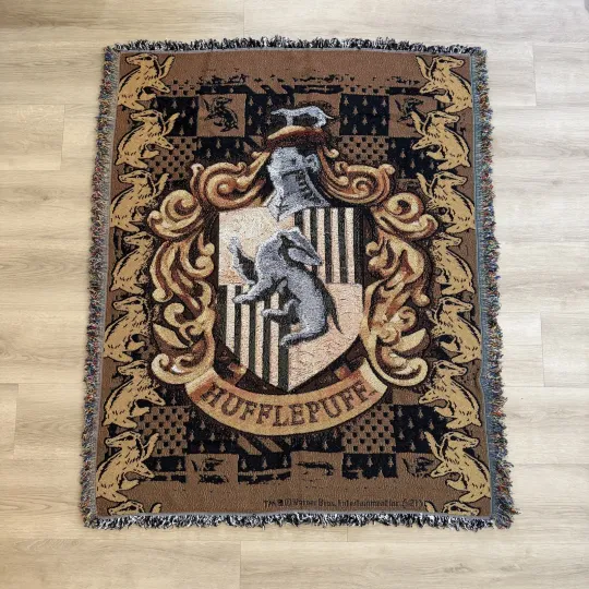 Harry Potter Woven Tapestry Throw Blanket,  Hufflepuff Crest