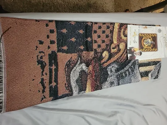 Harry Potter Woven Tapestry Throw Blanket, Hufflepuff Crest - 48 x 60 in