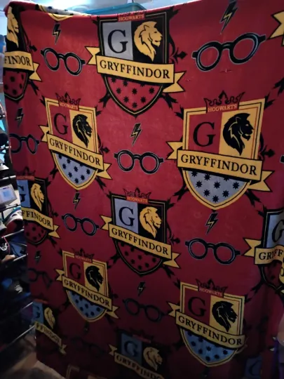 Harry Potter Gryffindor Woven Tapestry Throw Blanket Hogwarts House Crest Wizard