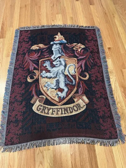 Harry Potter Gryffindor Crest Wall Hanging Tapestry Woven Throw Blanket Fringe