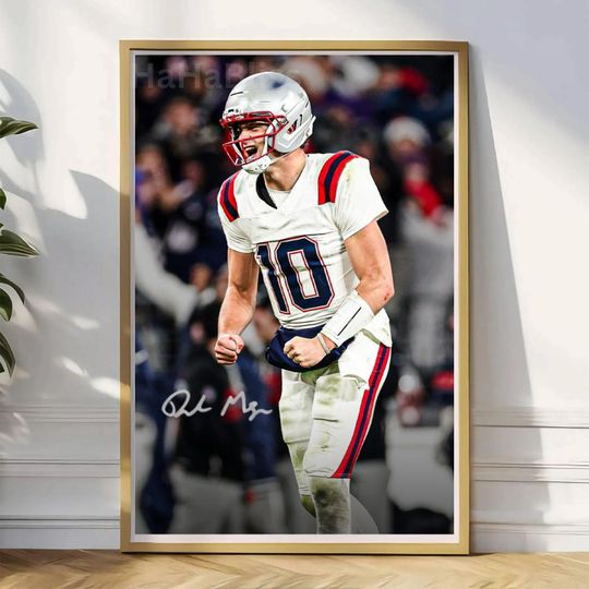 Discover Vintage 90s Poster: Drake Maye Football Gift For Fan