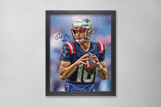 Discover Drake Maye Autographed Poster: New England Patriots football Art