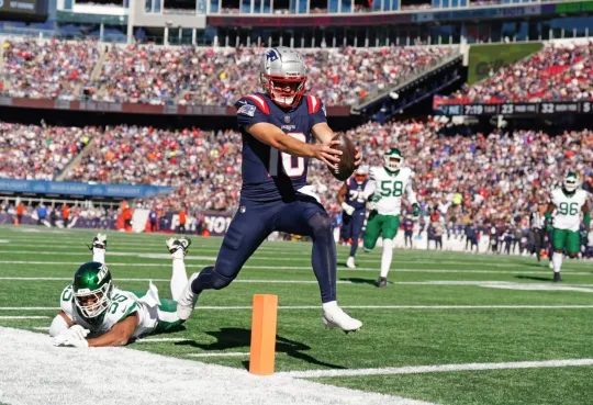 Discover Drake Maye #10 New England Patriots football 13"x19" Poster Gloss Print 7