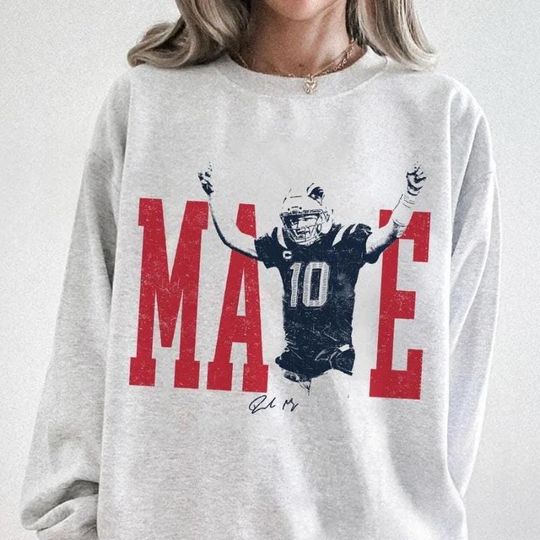 Discover Drake Maye Vintage 90s Sweatshirt, Crewneck Football Fans Gift, Drake Maye Graphic Tee, Casual Streetwear Style For Him Her
