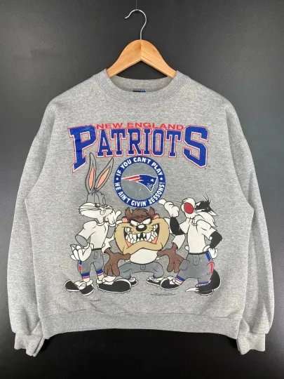 New England Patriots Looney Tunes Grey Unisex Sweatshirt Men Women