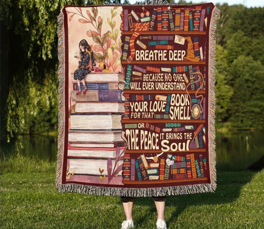 Vintage Bookshelf Woven Throw Blanket: Retro Reading Tapestry