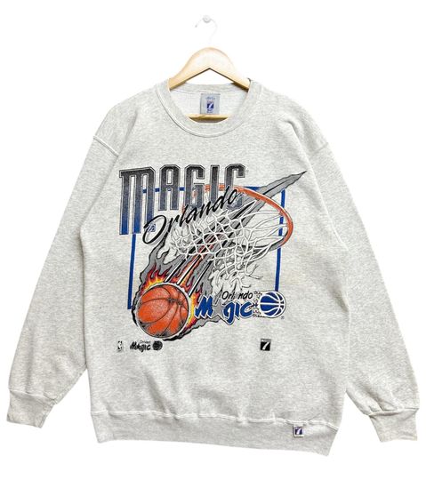 VINTAGE 90s NBA printed spellout logo crewneck sweatshirt Light grey