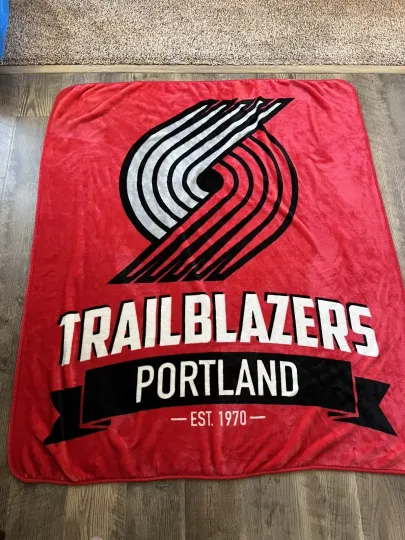 Discover Portland Trail Blazers NBA 50" x 60" Signature Throw Blanket