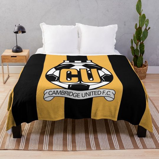 Discover Cambridge United FC logo - Stripes Throw Blanket