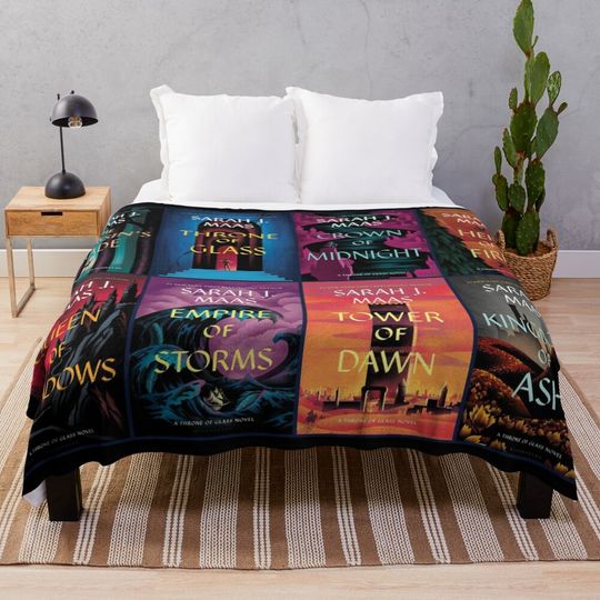 Discover throne of glass series Throw Blanket