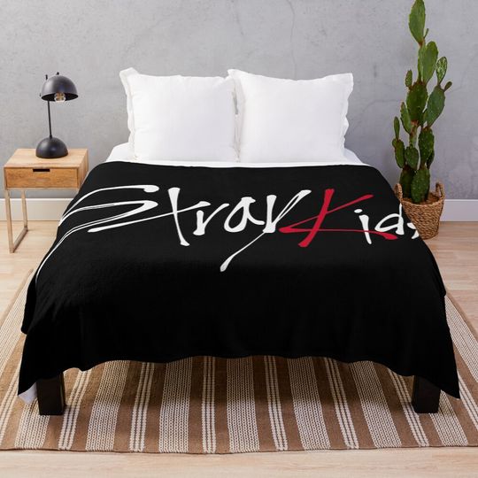 Discover Stray Kids logo Throw Blanket