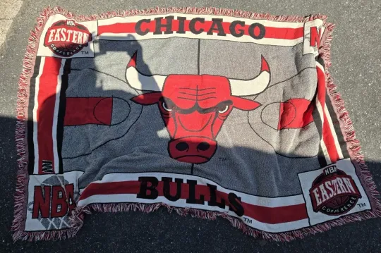 Chicago BULLS NBA Woven Fringe Throw Blanket Red Black White 64x43"