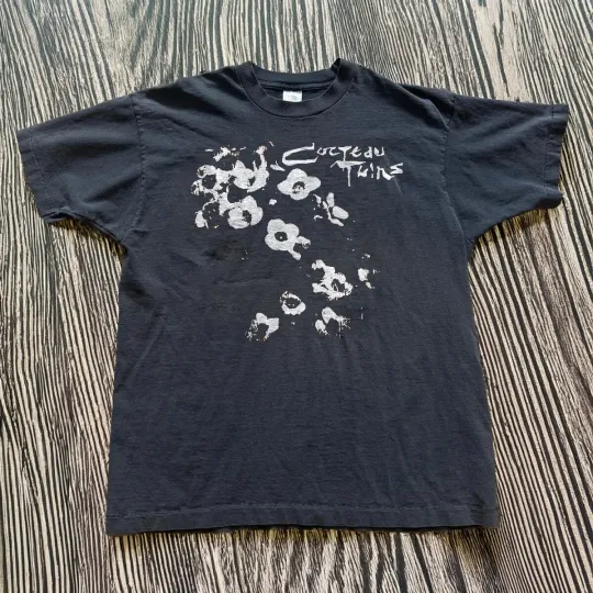 Discover Vintage Cocteau Twins Aesthetic Flower Inspired Unisex Black T-shirt Size TU352