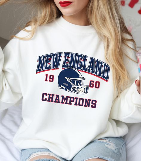 Discover Vintage New England Football Sweatshirt
