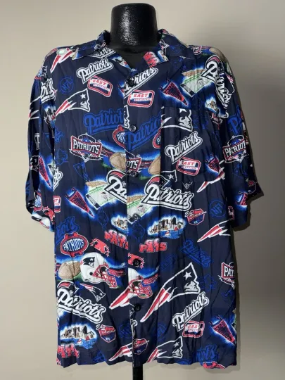 Discover Men’s football Team Apparel New England Patriots Hawaiian Full Button Shirt Large New