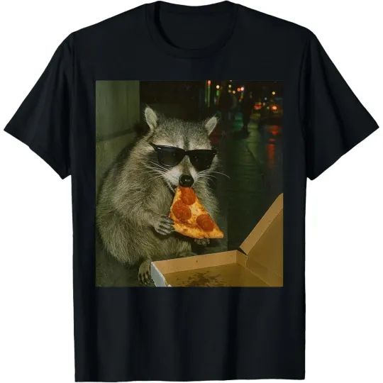 Discover Funny Raccoon Eating Pizza Animal Meme T-Shirt Graphic Unisex Shirt