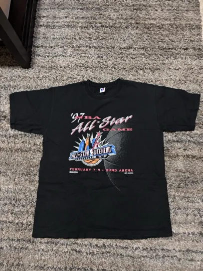 Discover Vintage NBA All Star Weekend 1997 Cleveland Champion T-Shirt Size XL Black 90s