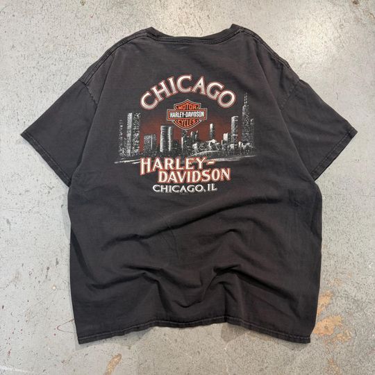Discover Vintage 2005 Haarleyy Davidson Chicago Graphic T Shirt Black size L