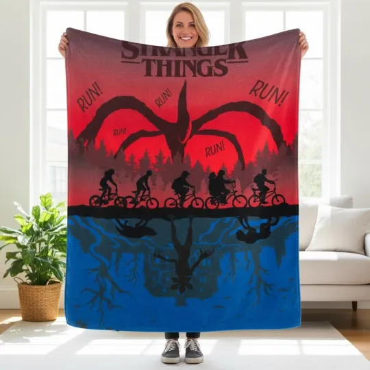 Discover Retro 80s Sci-Fi Horror Heated Fleece Throw Blanket