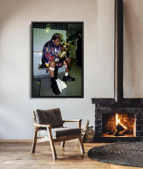 Discover Kobe Bryant Iconic Locker Room Photo, Premium Canvas Wall Art, Framed Championship Basketball Print, Perfect for Fans