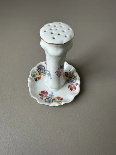 Discover Vintage Porcelain Flower Frog Vase Floral Scalloped Base Gold Trim Since 1818