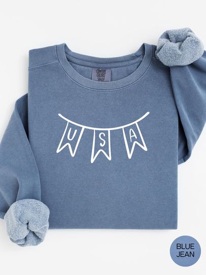 Discover USA Banner Winter Sports Italy Comfort Colors Crewneck Sweatshirt