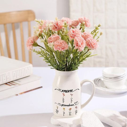 Name Flower Vase,First Mom Now Grandma,Birthday Flower Vase,Mothers Day Vase,Floral Gift Idea,Flower Vase Gift,Nanny Gift,Family Flower Vase
