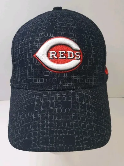 Cincinnati Reds Mens (Elastic Band) OSFM Baseball Ball Cap Hat Black AOP
