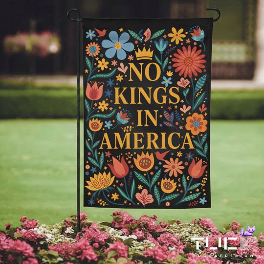No Kings in America Garden Flag, Patriotic Floral Yard Flag, Democracy Statement Outdoor Decor, Folk Art Protest Flag