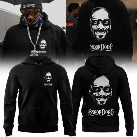 Discover SnoopDogg Iconic Portrait Black Pullover Hoodie