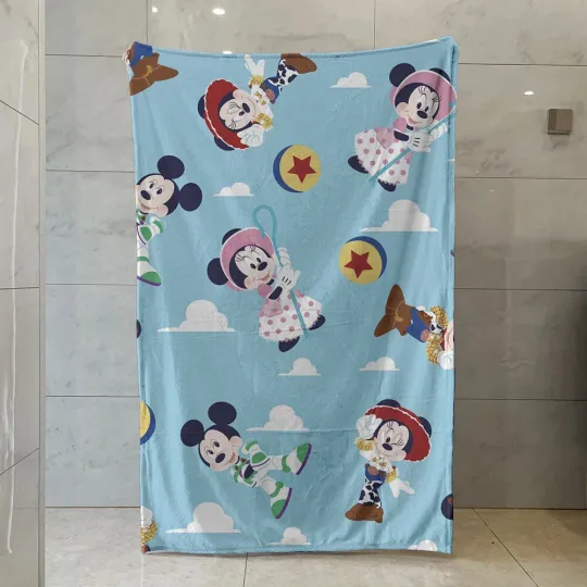 Discover Disney Minnie Sky Mickey Mouse And Friends Cartoon Soft Fleece Blanket