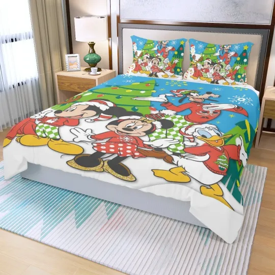 Discover Disney Happy Christmas Print Duvet Cover Set